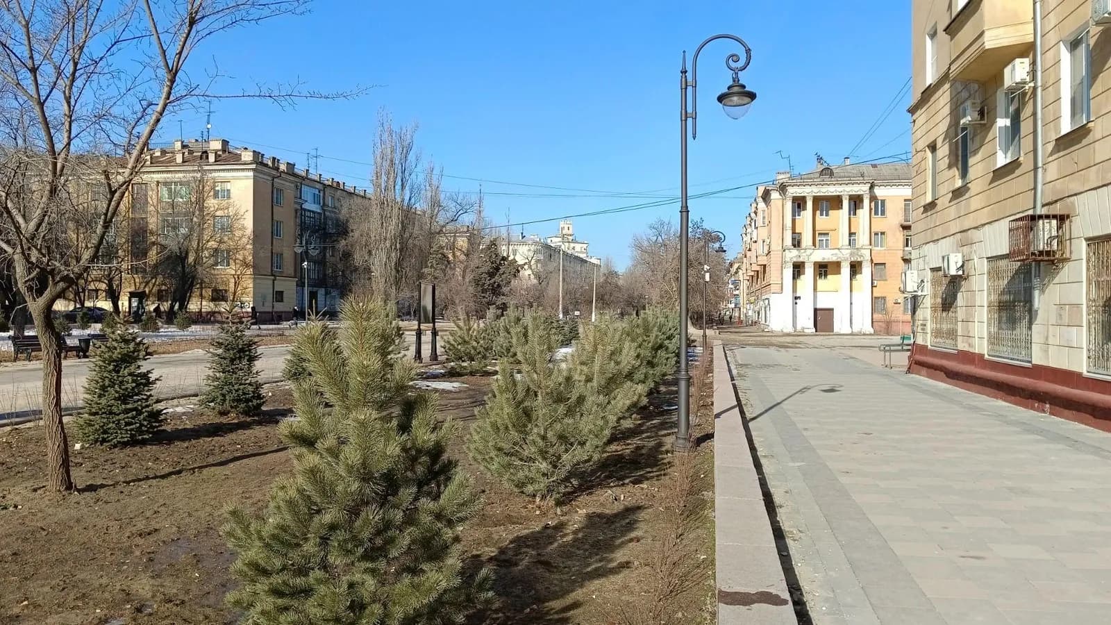 Просевший бульвар Дзержинского (Волгоград)