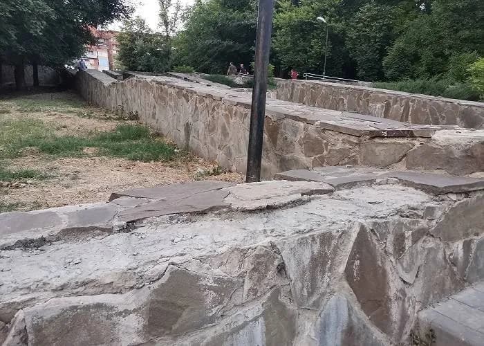 Обрушившиеся подпорные стены в парке «Дружба» (Ростов-на-Дону)